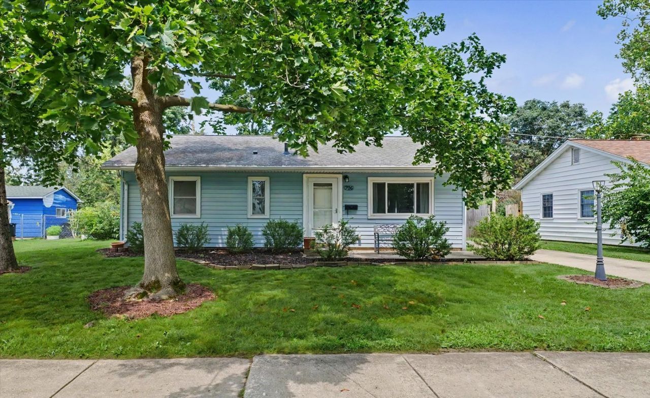 706 E Michigan Avenue, Urbana, IL 61801 Main Photo