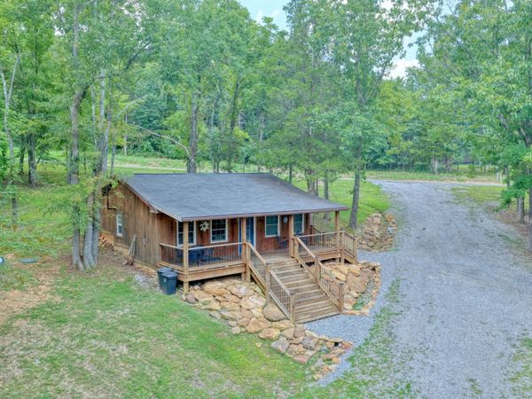 350 Sugar Creek Road , Goreville, IL 62939