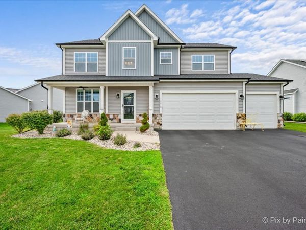 2240 Coventry Circle S, Sycamore, IL 60178