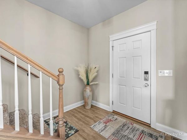 2240 Coventry Circle S, Sycamore, IL 60178
