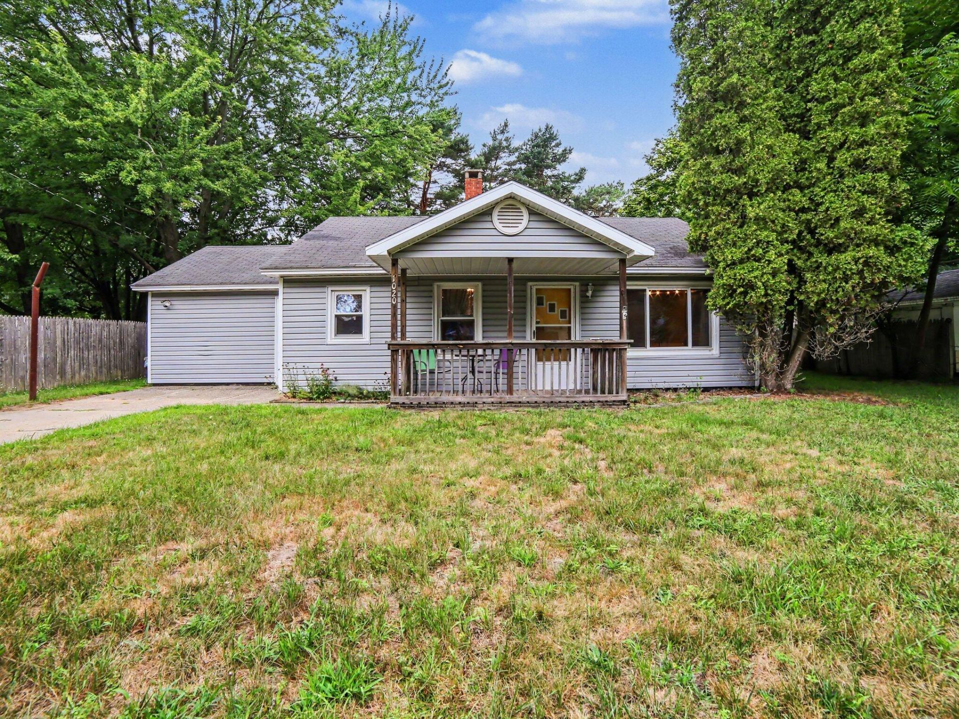 1020 S Division Street, Whitehall, MI 49461 Main Photo