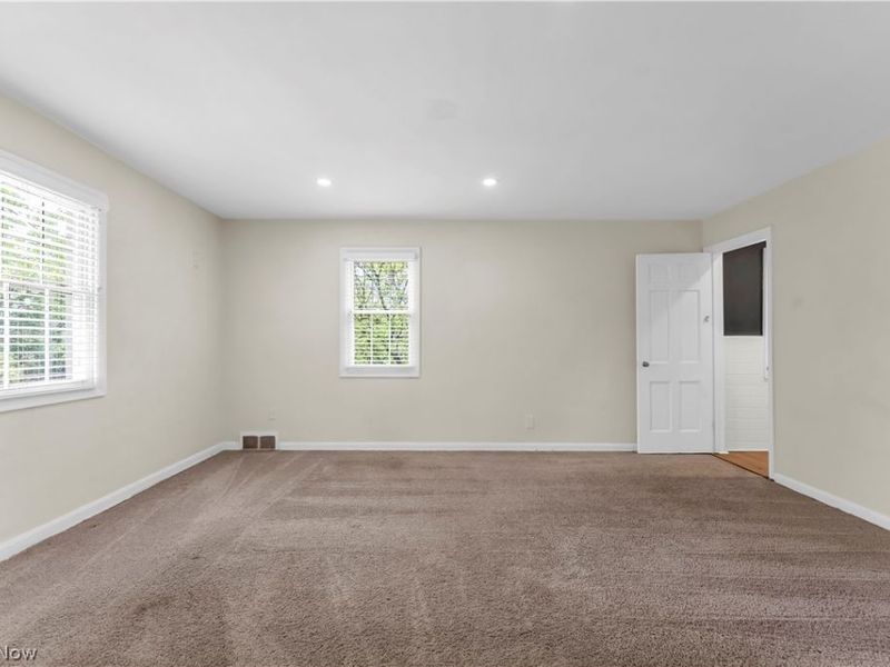 4089 Washington Boulevard, University Heights, OH 44118 Photo 12