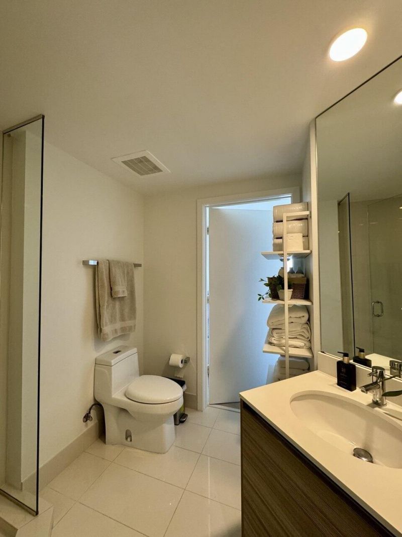 121 NE 34th Street, Unit 1116, Miami, FL 33137 Photo