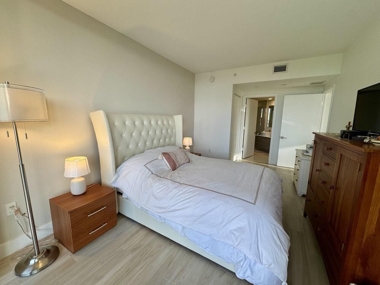 121 NE 34th Street, Unit 1116, Miami, FL 33137 Photo