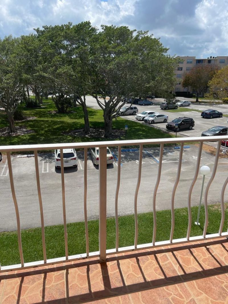 480 Executive Center Drive, Unit 3H, West Palm Beach, FL 33401 Photo