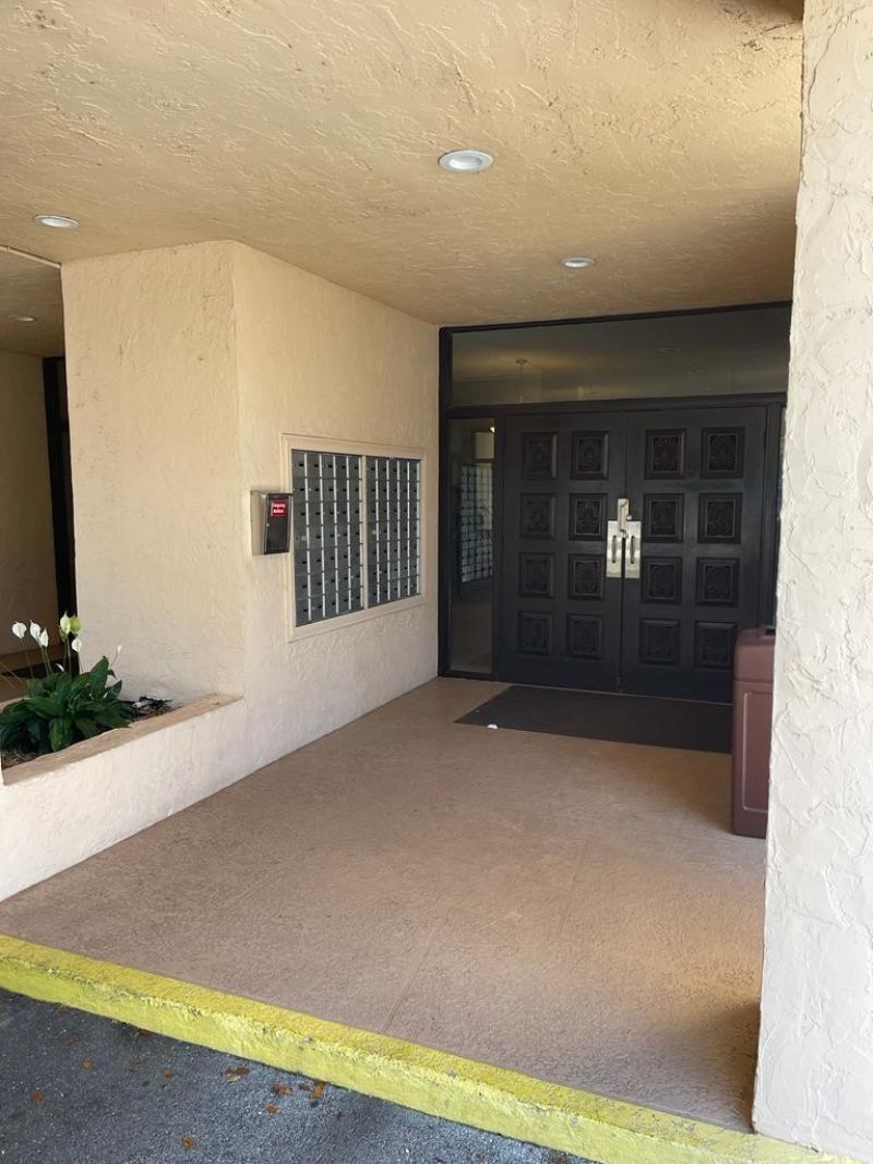 480 Executive Center Drive, Unit 3H, West Palm Beach, FL 33401 Photo