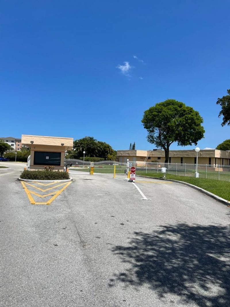 480 Executive Center Drive, Unit 3H, West Palm Beach, FL 33401 Photo