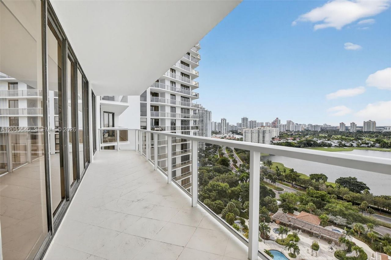 20281 E Country Club Dr, Unit 1801, Aventura, FL 33180 Photo