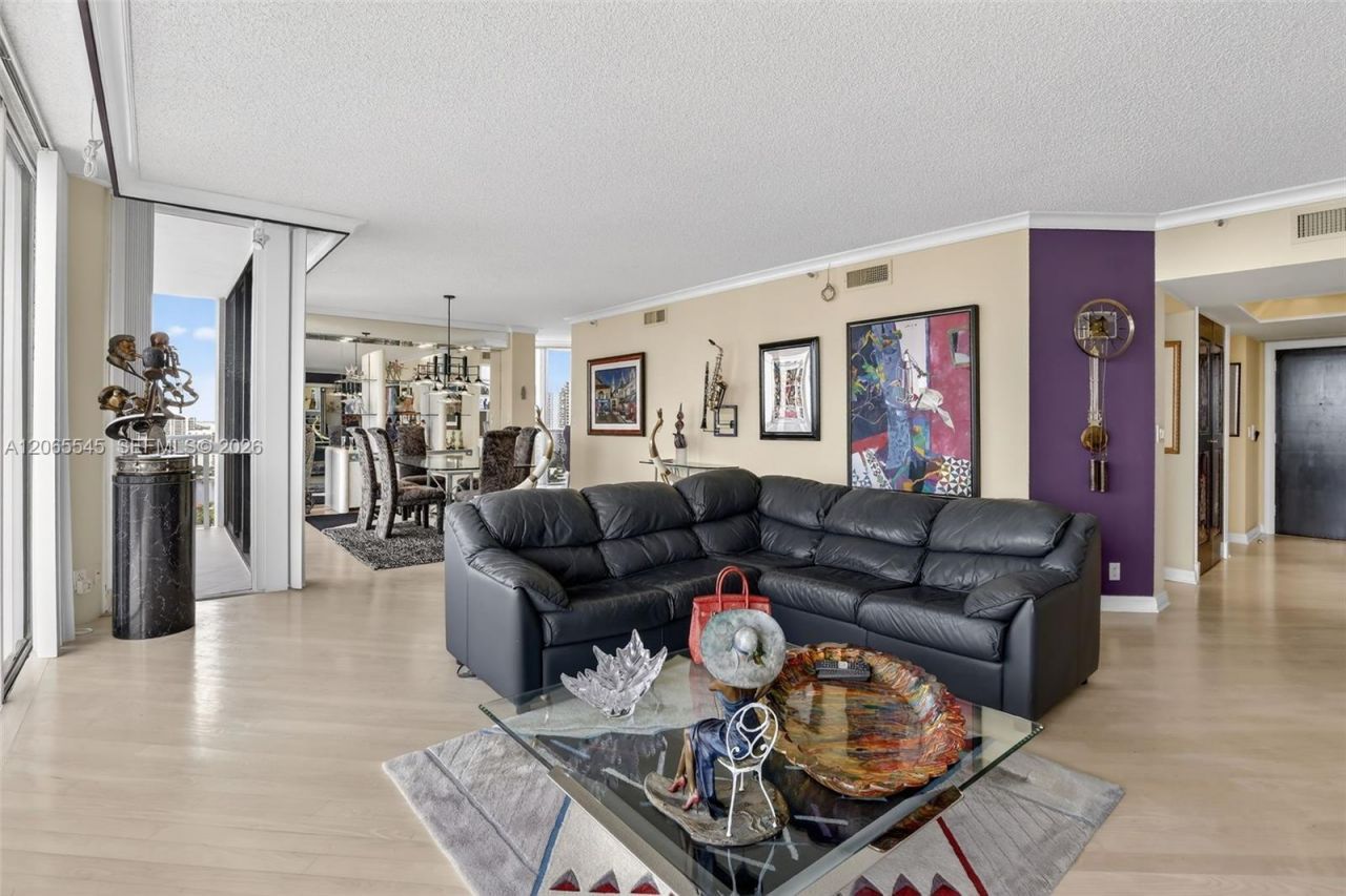 20281 E Country Club Dr, Unit 1801, Aventura, FL 33180 Photo