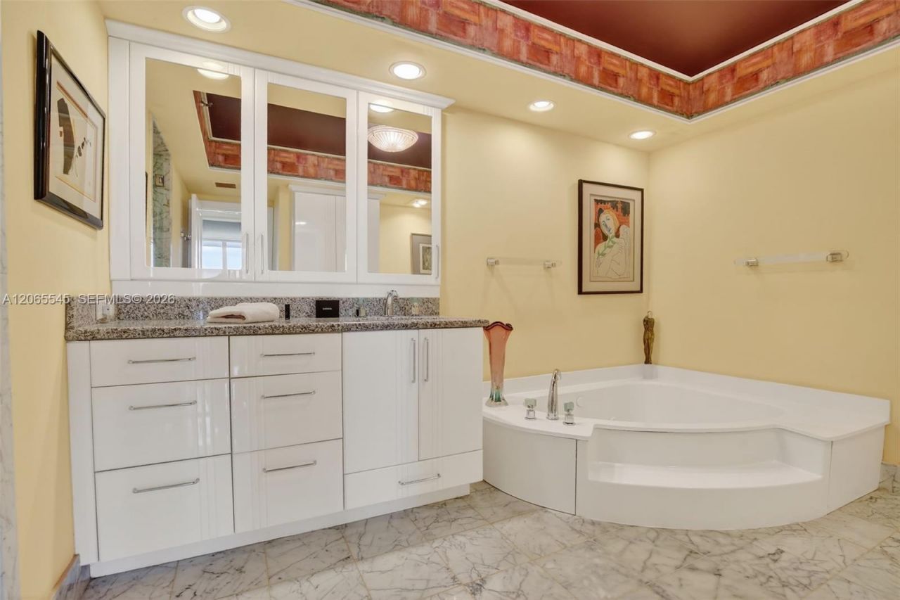20281 E Country Club Dr, Unit 1801, Aventura, FL 33180 Photo