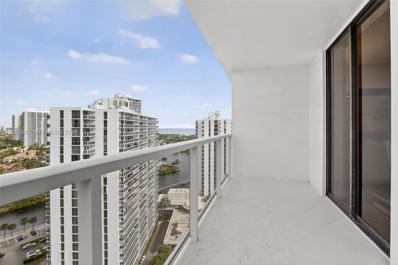 20281 E Country Club Dr, Unit 1801, Aventura, FL 33180 Photo