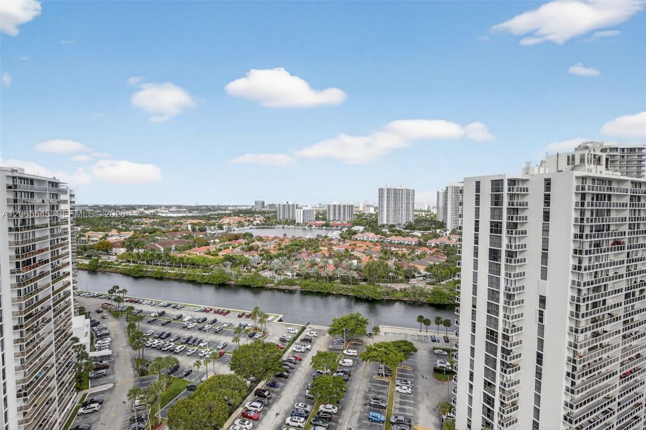20281 E Country Club Dr, Unit 1801, Aventura, FL 33180 Photo