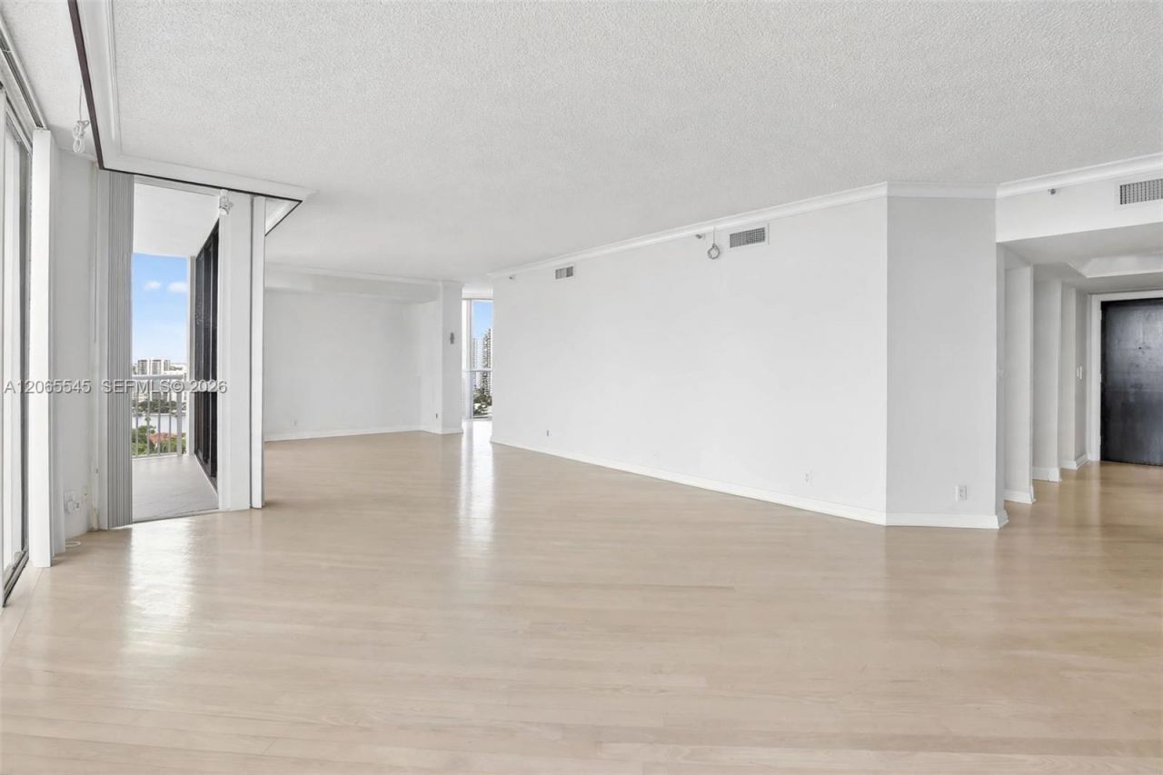 20281 E Country Club Dr, Unit 1801, Aventura, FL 33180 Photo