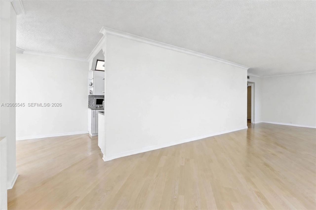 20281 E Country Club Dr, Unit 1801, Aventura, FL 33180 Photo