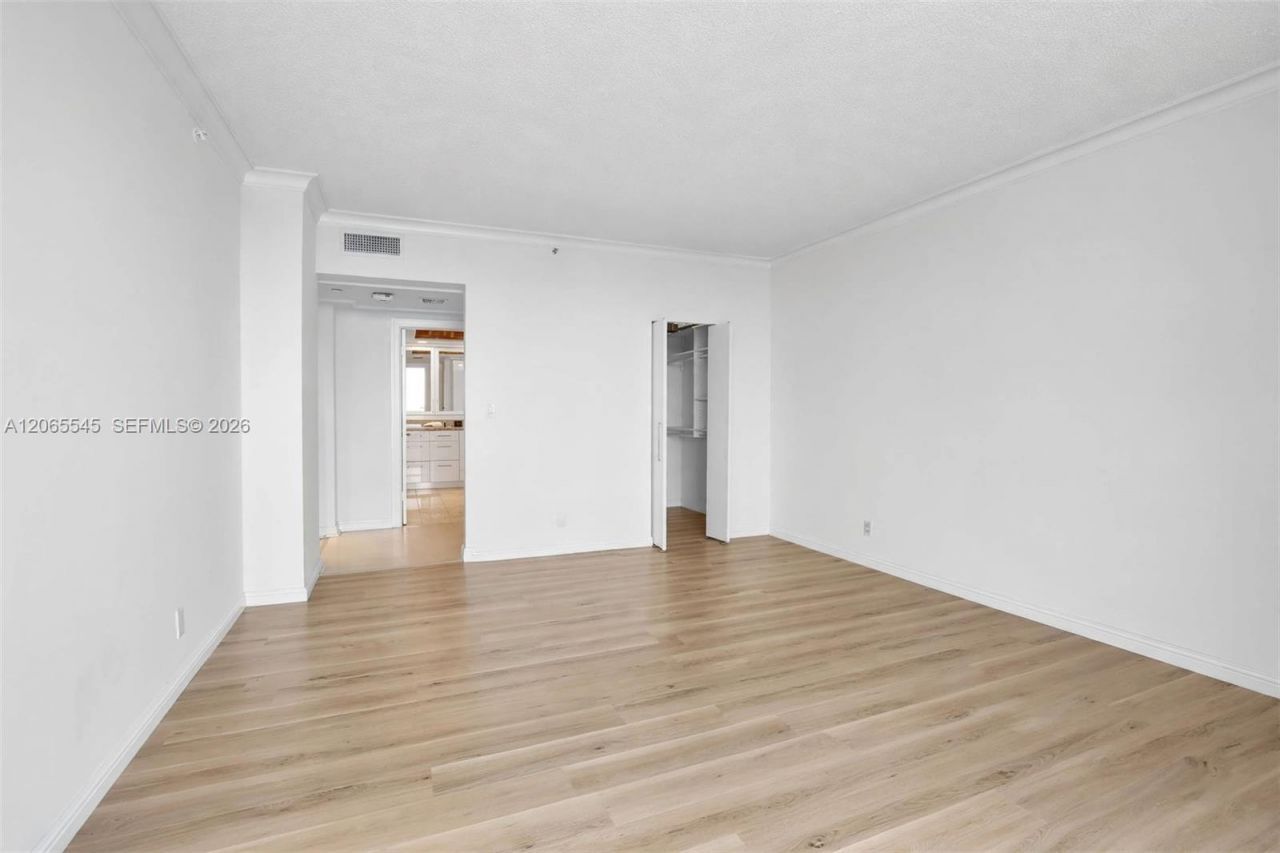 20281 E Country Club Dr, Unit 1801, Aventura, FL 33180 Photo