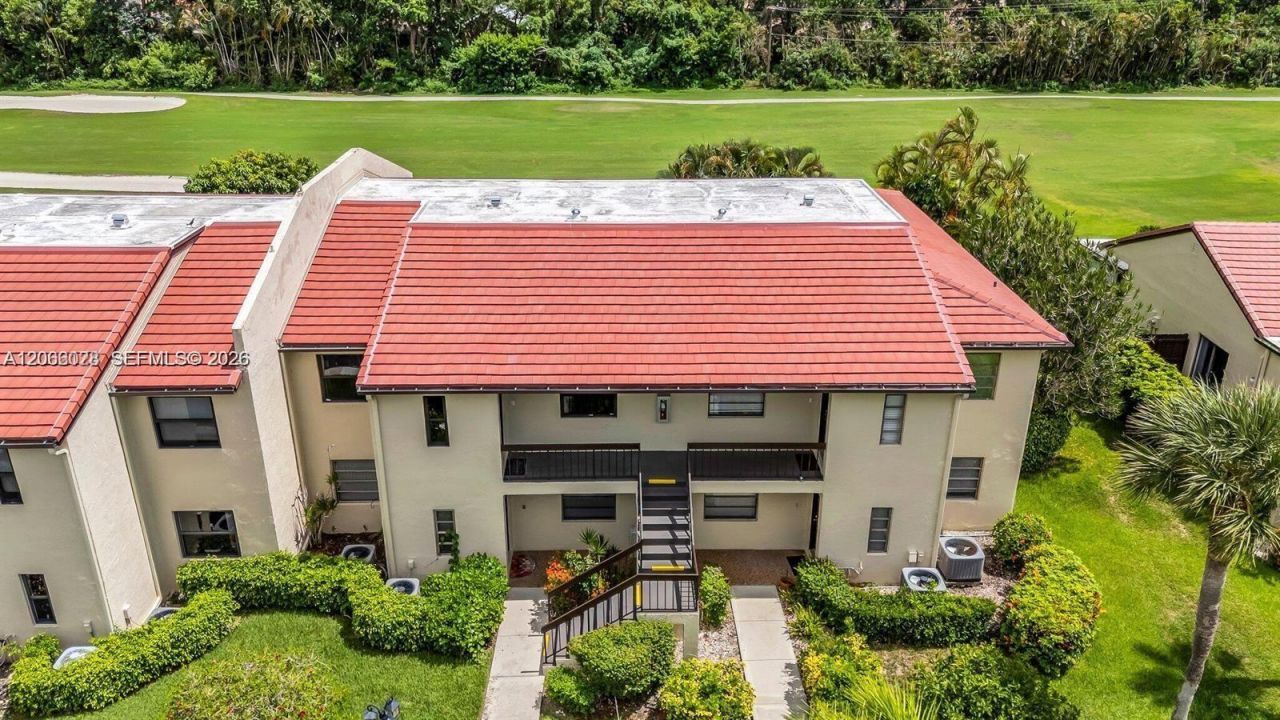 8535 Casa Del Lago , Unit F, Boca Raton, FL 33433 Photo