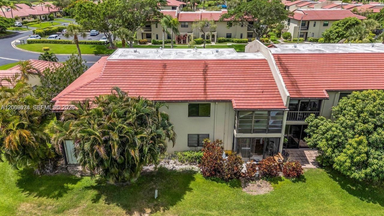 8535 Casa Del Lago , Unit F, Boca Raton, FL 33433 Photo