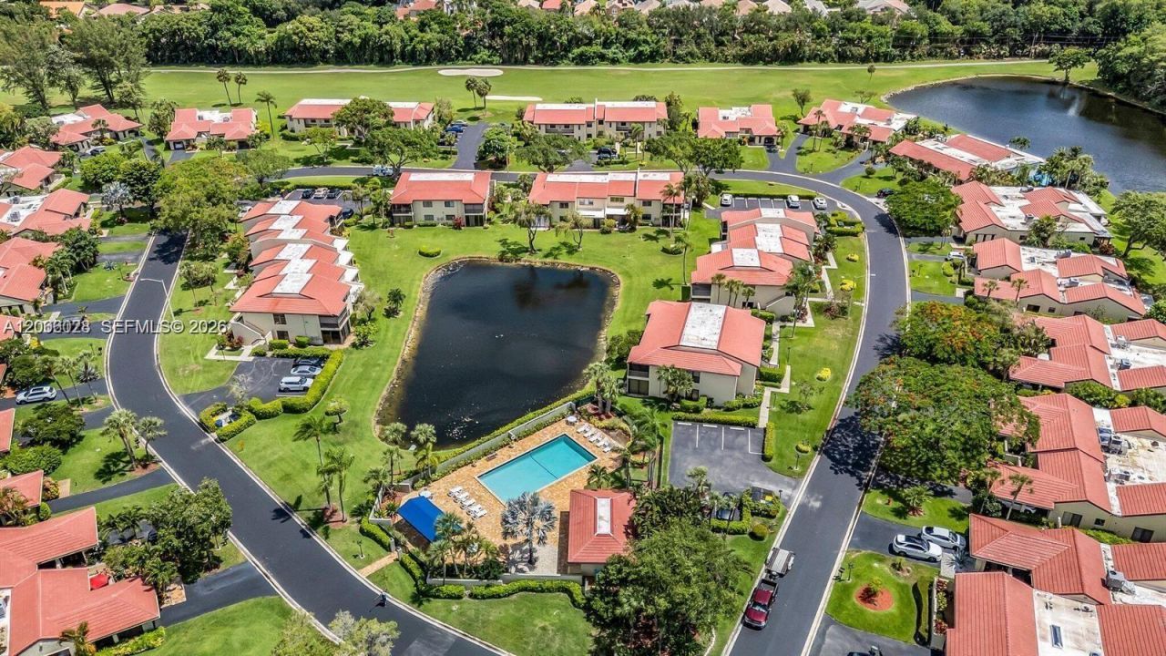 8535 Casa Del Lago , Unit F, Boca Raton, FL 33433 Photo