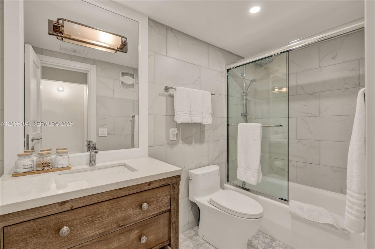 6011 N Bayshore Dr, Unit 10, Miami, FL 33137 Photo