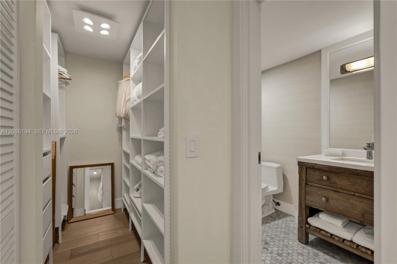 6011 N Bayshore Dr, Unit 10, Miami, FL 33137 Photo