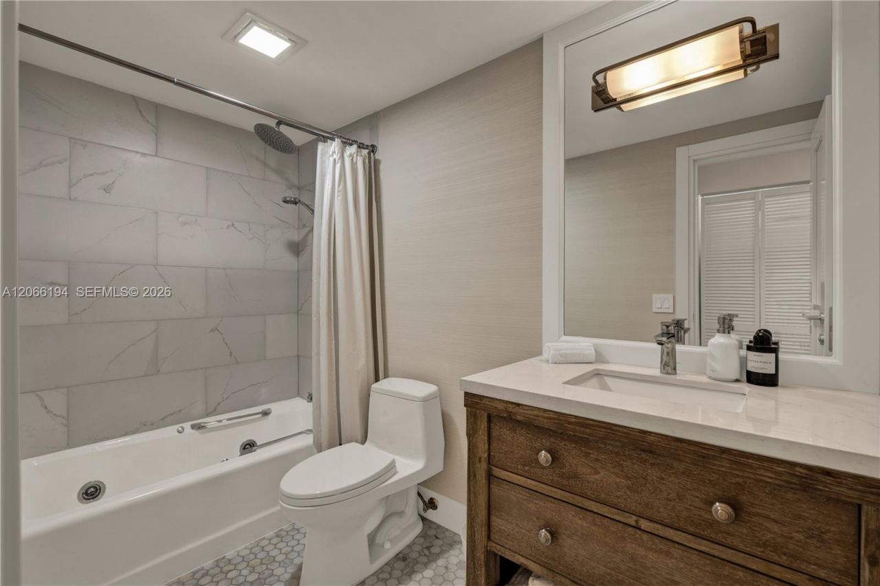 6011 N Bayshore Dr, Unit 10, Miami, FL 33137 Photo