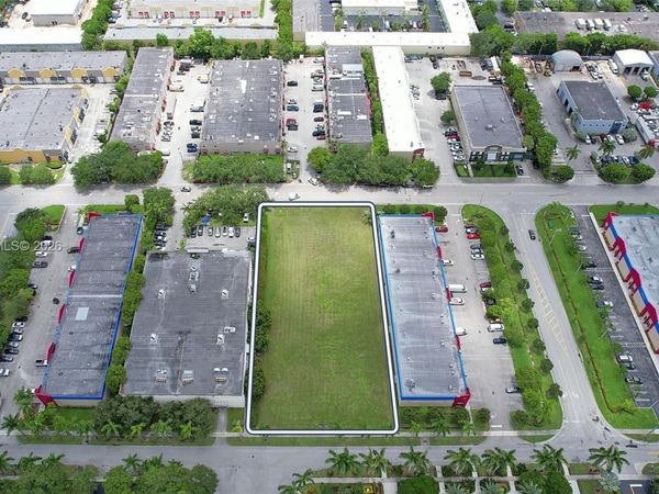 14180 SW 143 rd CT , Miami, FL 33186
