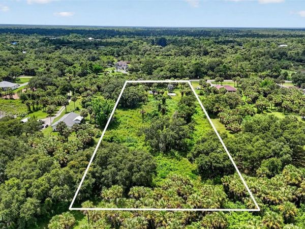 2961 28 Ave SE, Naples, FL 34117