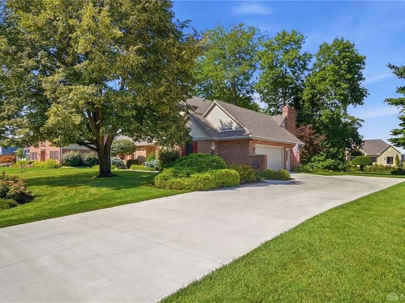 2340 Rockingham Drive, Troy, OH 45373 Photo 4