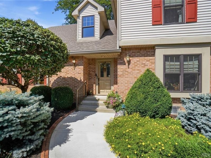 2340 Rockingham Drive, Troy, OH 45373 Photo 5