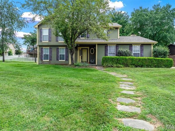 13 Tremaine Court, St Charles, MO 63304