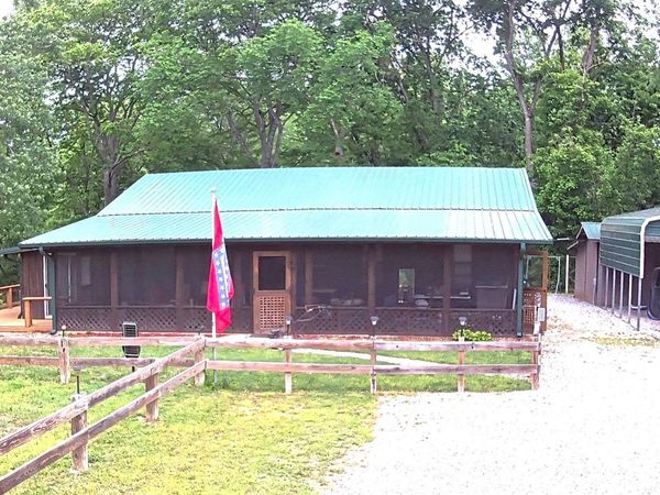 892 N Riverview Lane, Mountain View, AR 72560