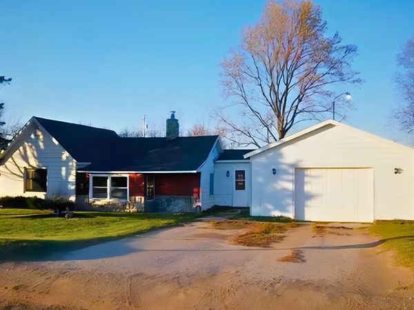 1201 W Moore Road, Grant, MI 49327