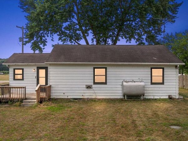 75 4th Street, Plainwell, MI 49080