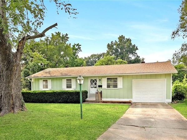 1802 Bird Terrace, Harrisonville, MO 64701