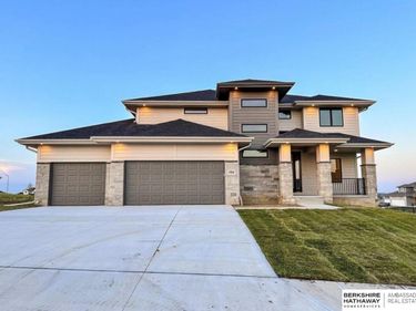 21302 Fowler Street, Elkhorn, NE 68022