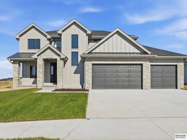 21302 Fowler Street, Elkhorn, NE 68022