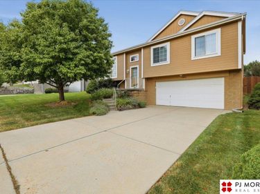 7972 Bartlett Street, Omaha, NE 68122