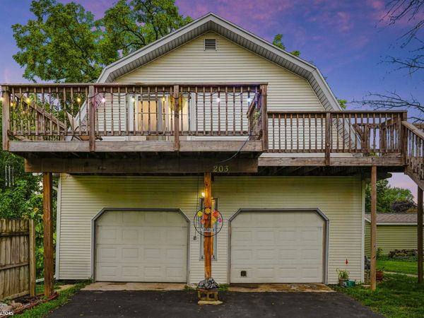 203 3Rd Street NW, State Center, IA 50247