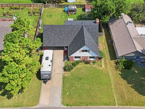 8221 E 35th Street , Tulsa, OK 74145
