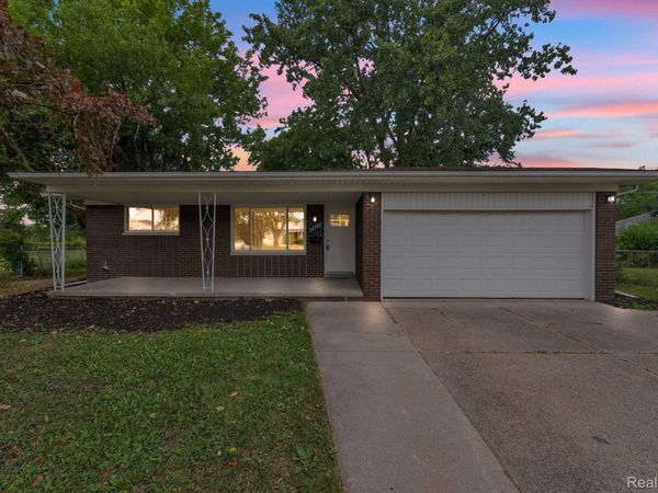 34715 Robinson Court, Sterling Heights, Mi 48310