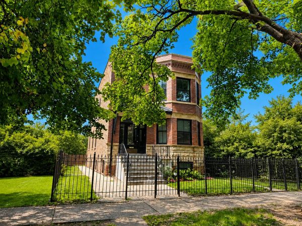 4322 N Leavitt Street , Unit 1, Chicago, IL 60618