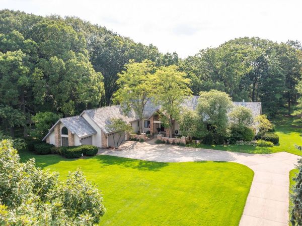 5520 Hilltop Lane, Libertyville, IL 60048