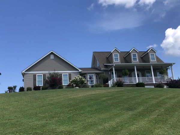 1611 Ivy Branch DR , Blue Ridge, VA 24064