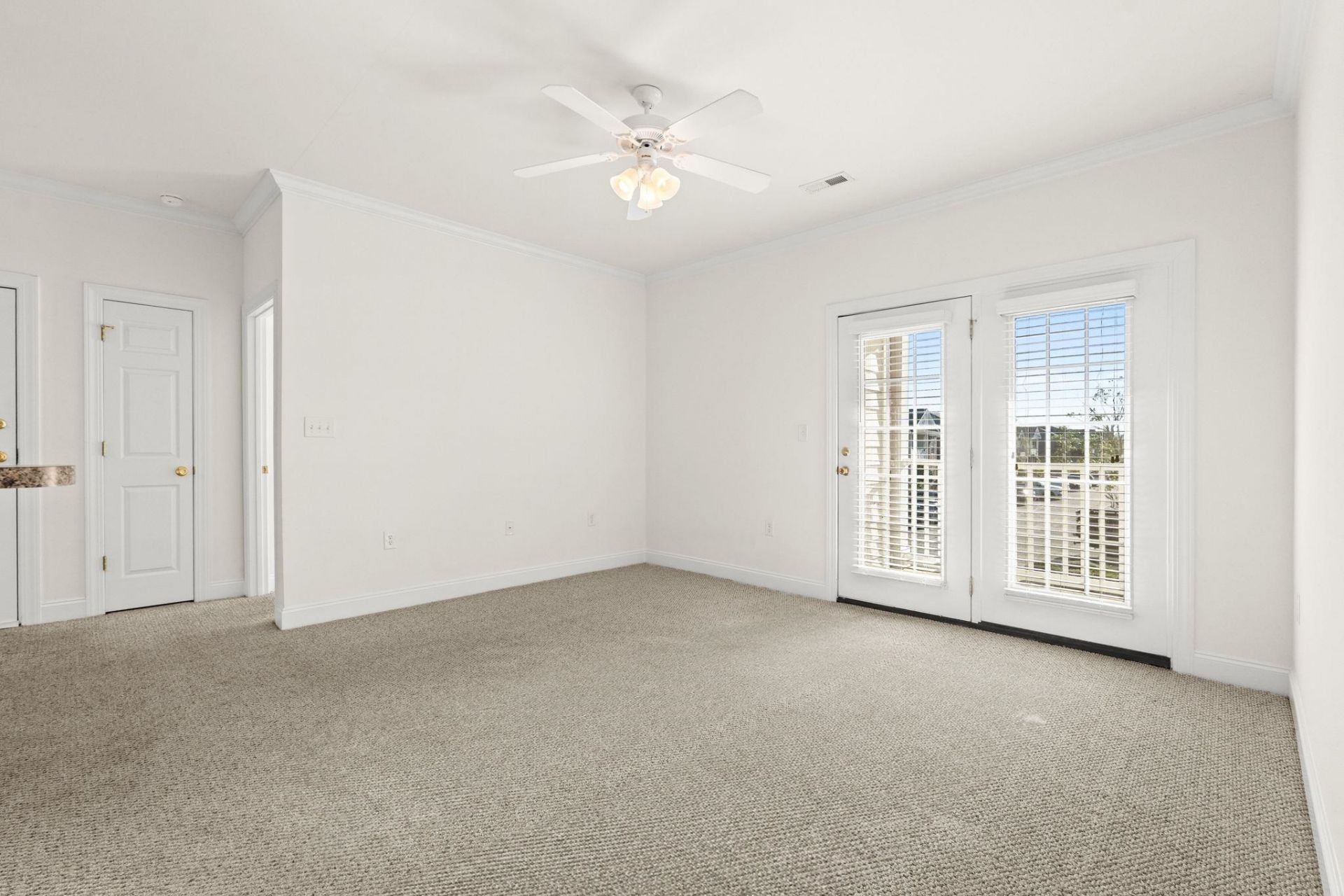 2025 Silvercrest Dr. Photo 10
