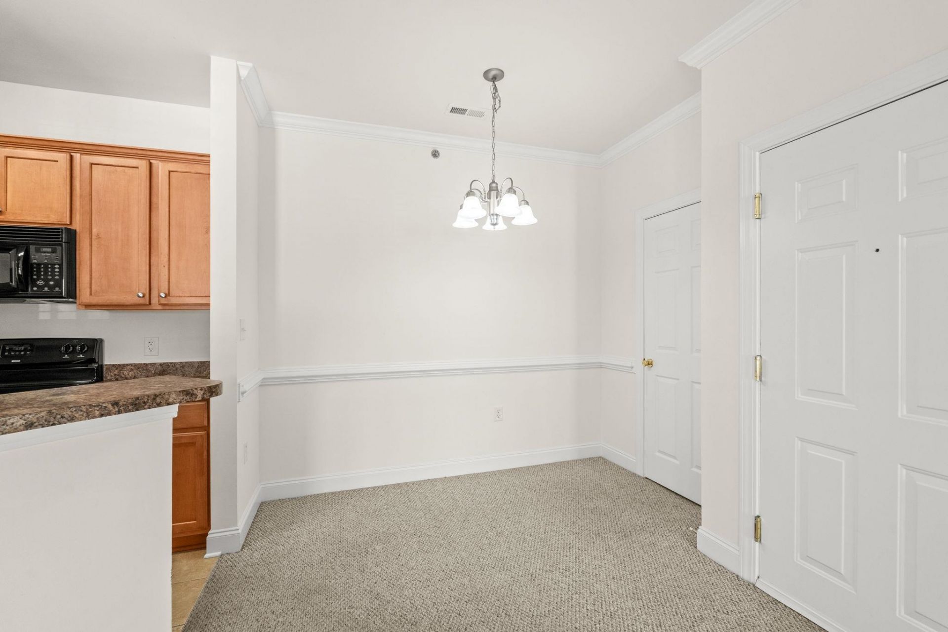 2025 Silvercrest Dr. Photo 14