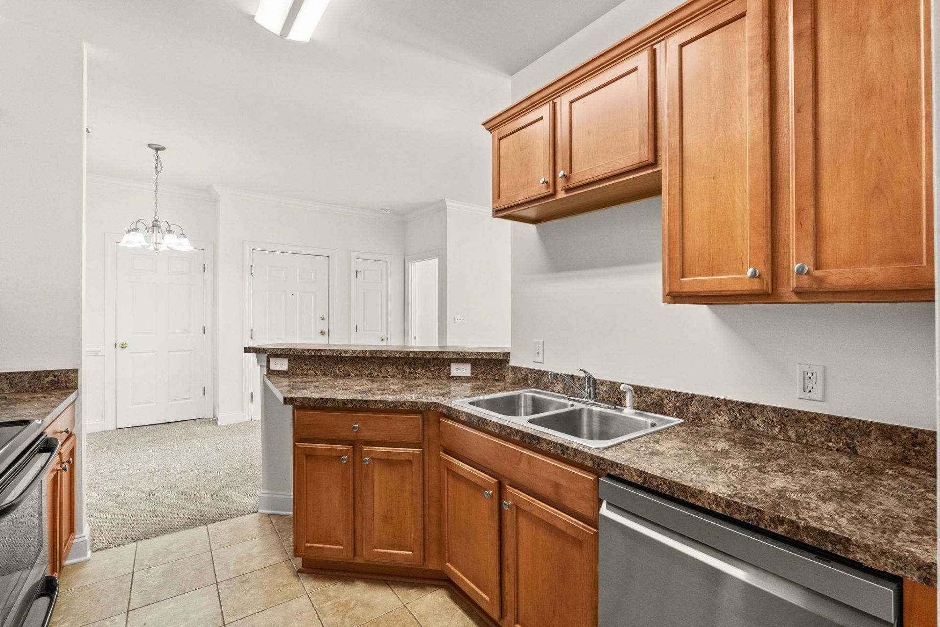 2025 Silvercrest Dr. Photo 22