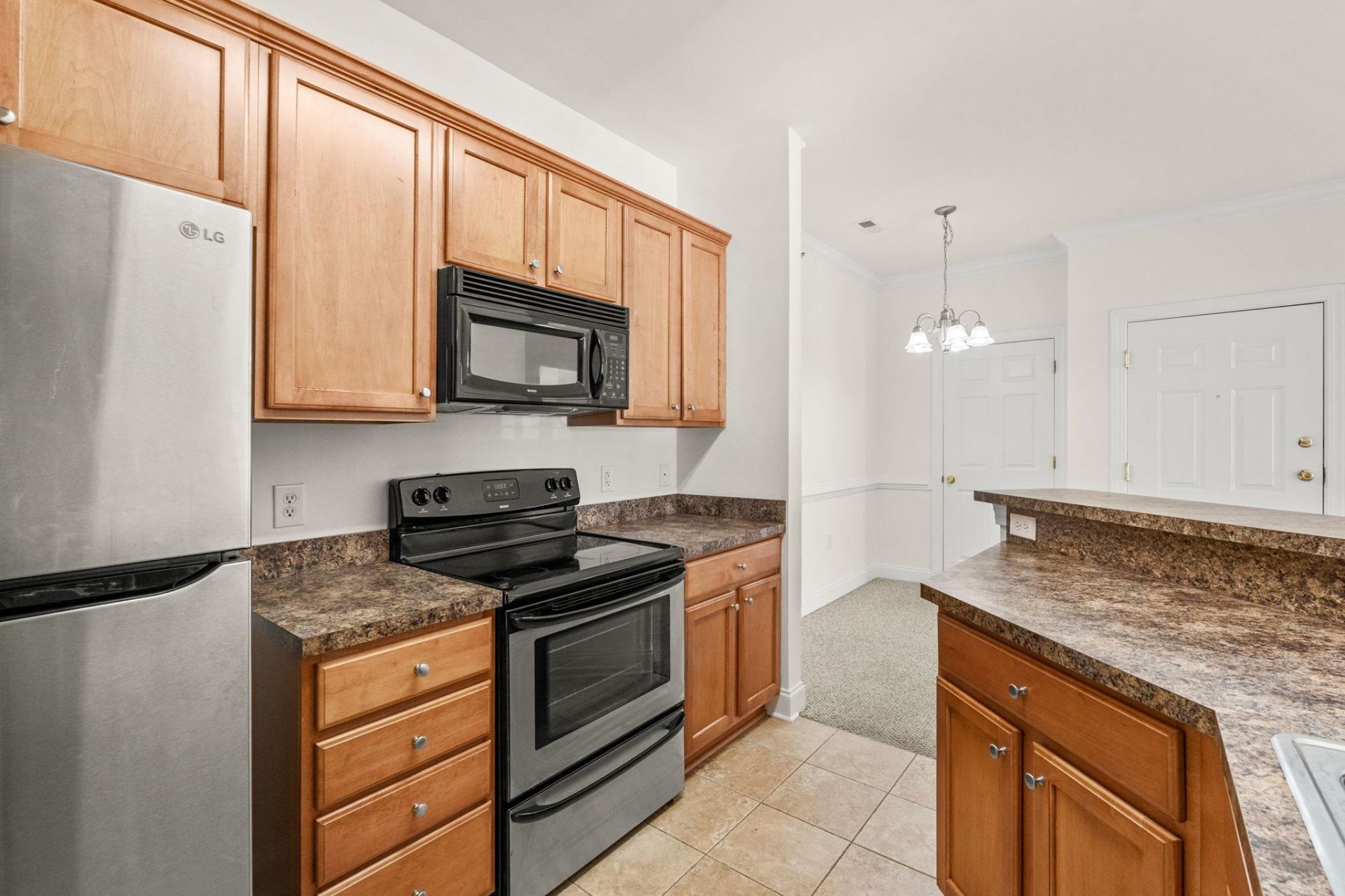 2025 Silvercrest Dr. Photo 23