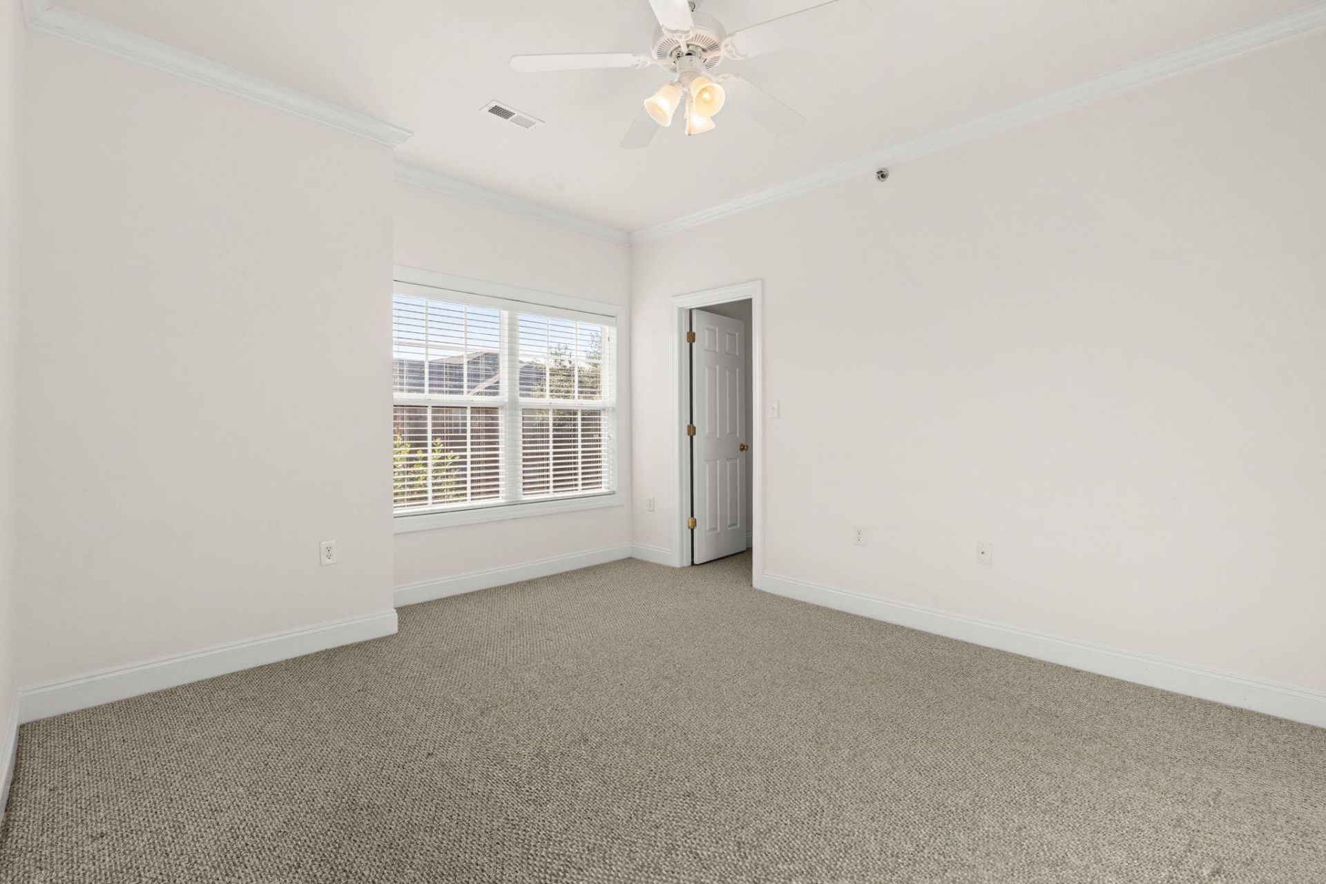2025 Silvercrest Dr. Photo 35