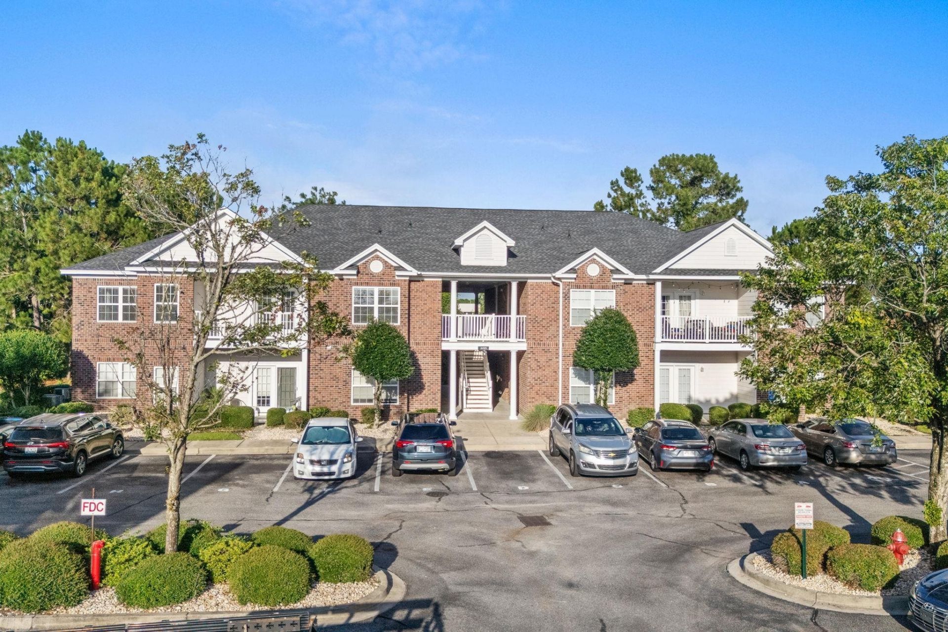 2025 Silvercrest Dr. Photo 4