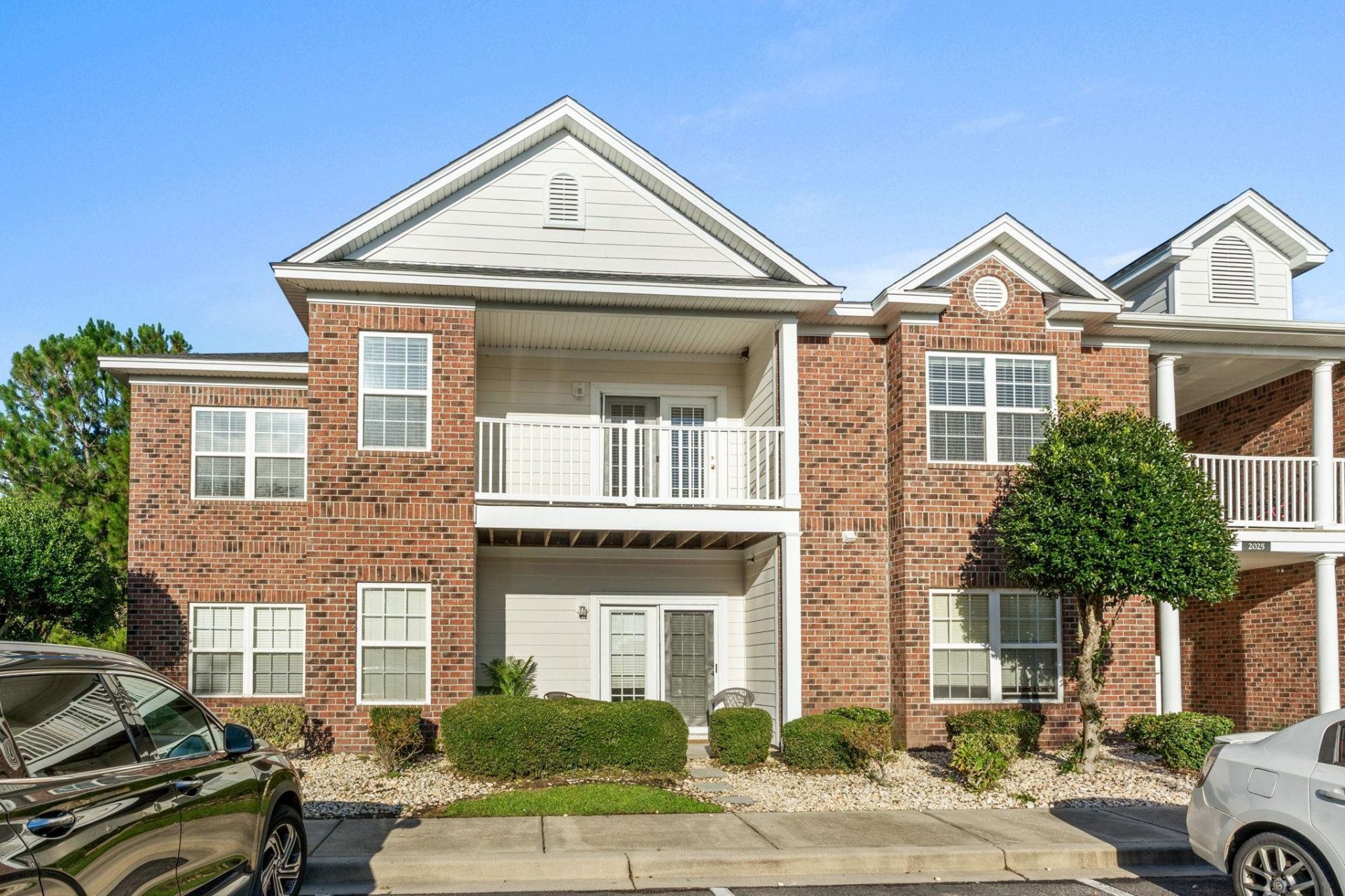 2025 Silvercrest Dr. Photo 6